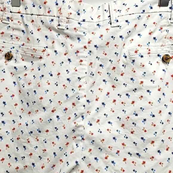 Tommy Hilfiger Mens  4 Pocket Zip Up White w/Red and Blue Palm Tree Shorts Sz 40 - Picture 7 of 11